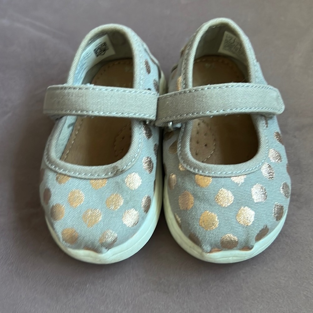 TOMS - size 4T walker polka dot Mary-jane style TOMS